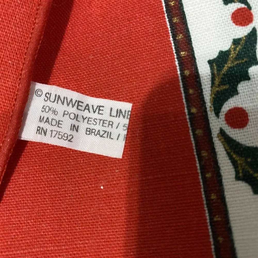 Vintage Sunweave Tablecloth Christmas Poinsettia Made in USA Oval 10 napkins
